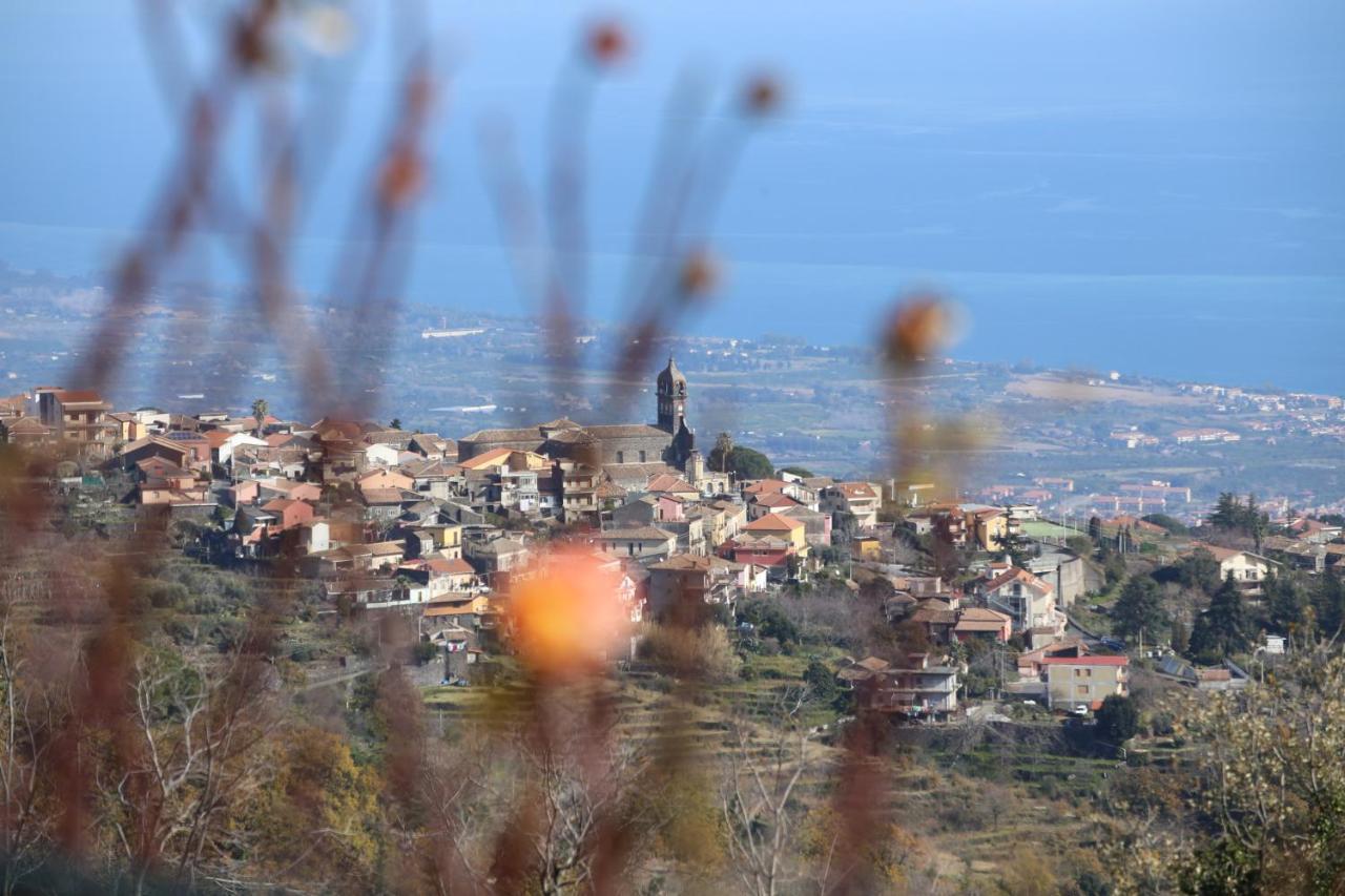 Agriturismo Le Case Del Merlo Мило Екстериор снимка